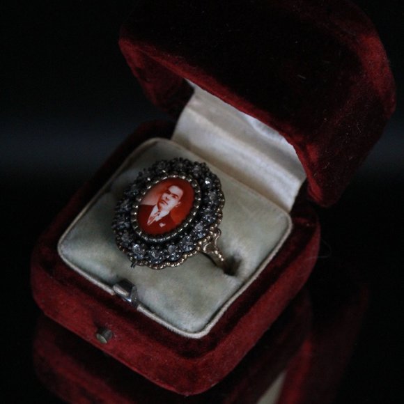 ANTIQUE VICTORIAN 18K GOLD STERLING DIAMOND PORTRAIT RING - Picture 4 of 8